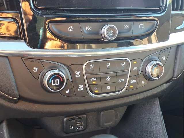 Used 2023 Chevrolet Traverse Premier w/ Redline Edition FWD image 9