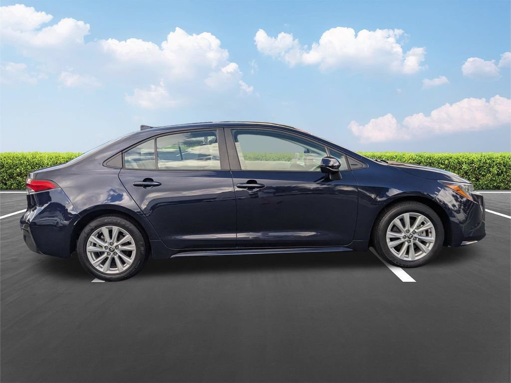 Used 2025 Toyota Corolla LE w/ LE Premium Package FWD image 3