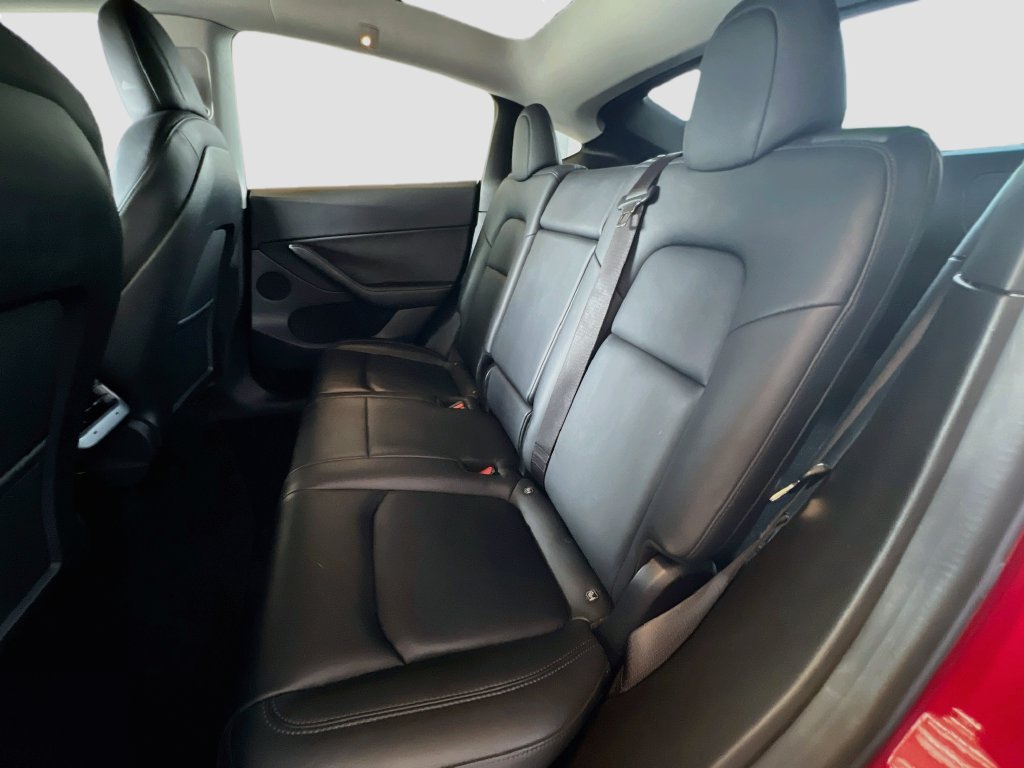Used 2021 Tesla Model Y Long Range AWD/4WD image 25