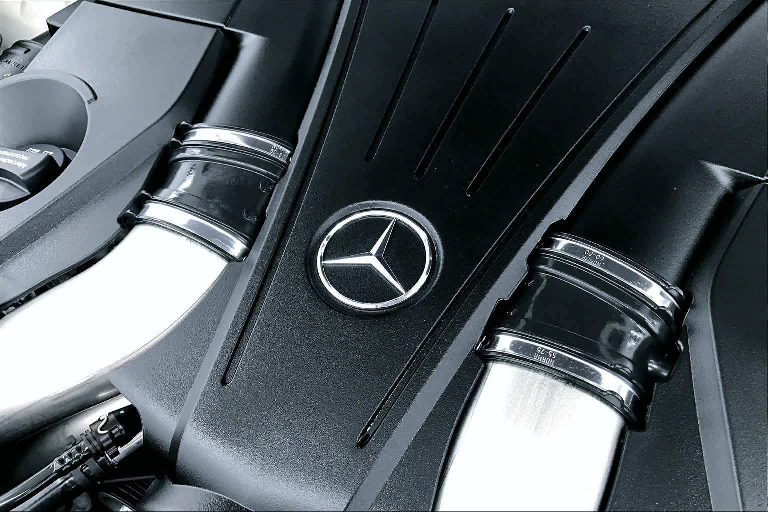 Used 2017 Mercedes-Benz S 550 Sedan image 31