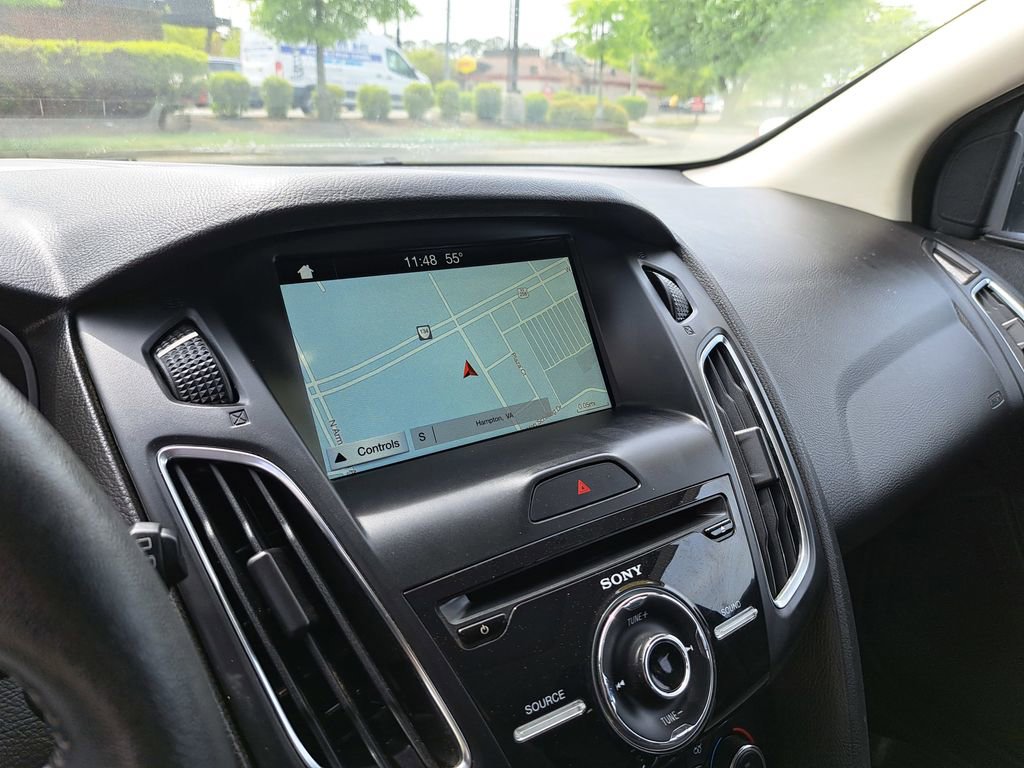 Used 2017 Ford Focus Titanium image 10
