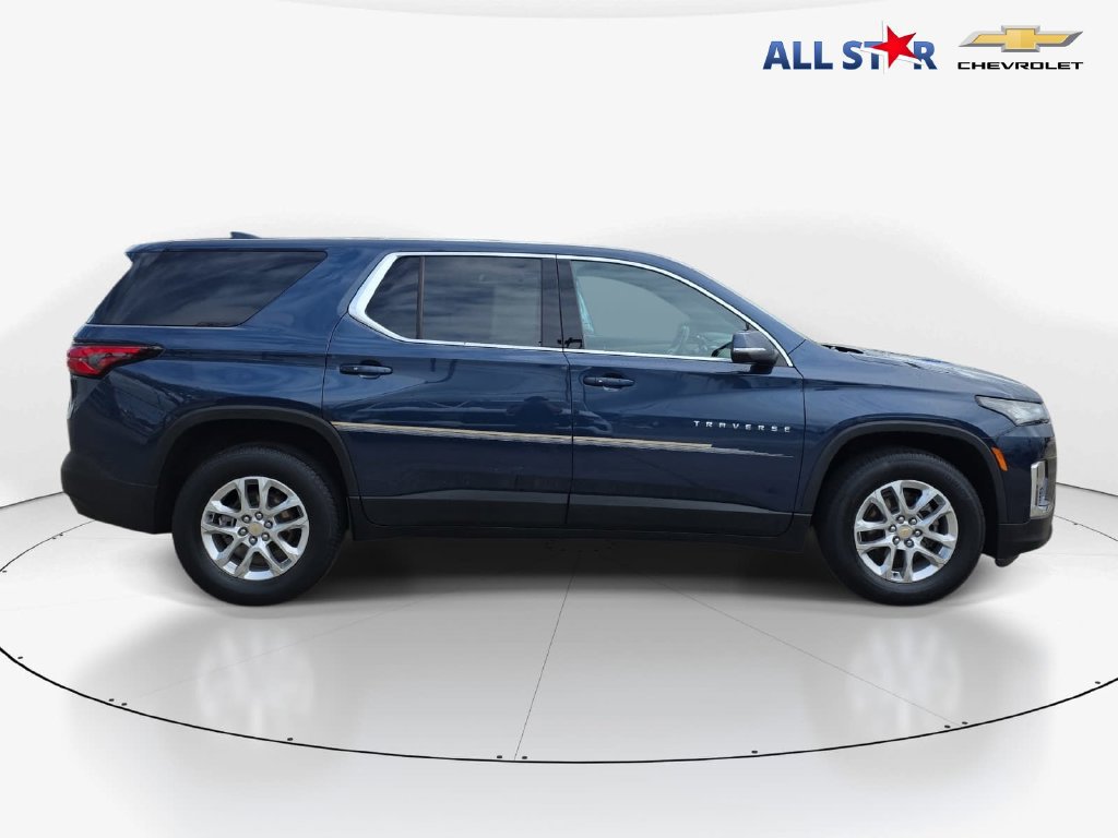 Used 2023 Chevrolet Traverse LS w/ Safety Package FWD image 2