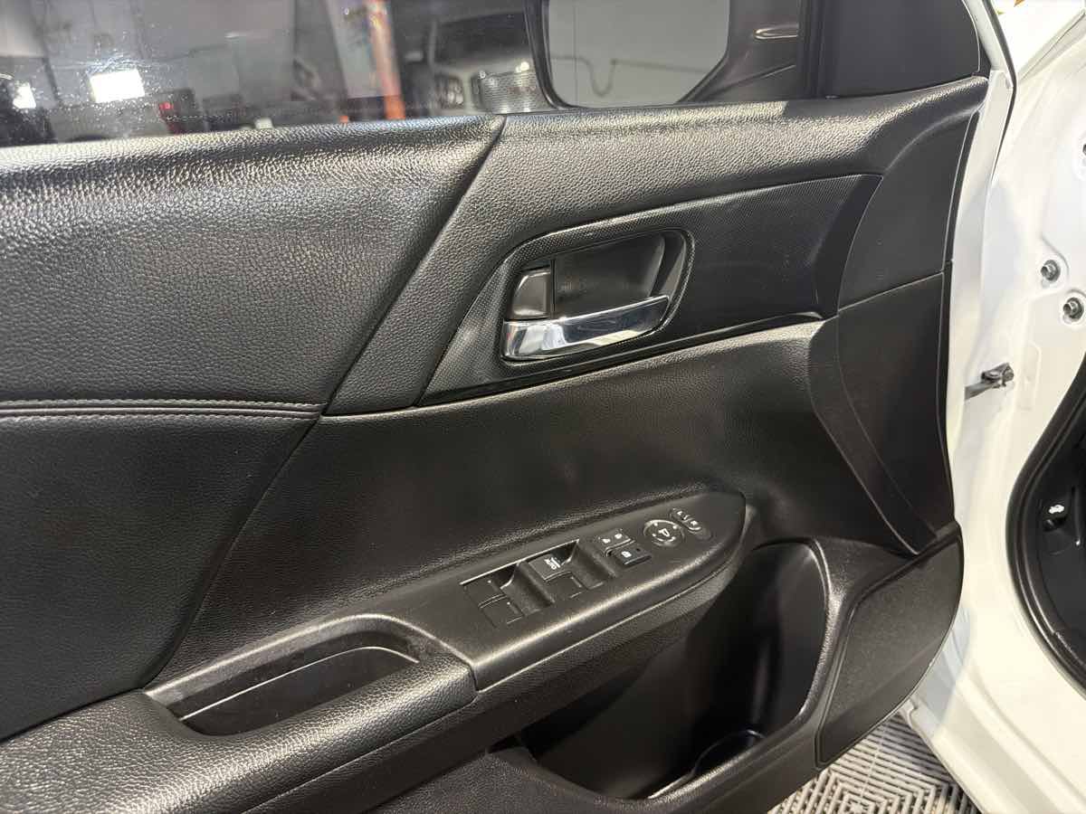 Used 2015 Honda Accord Sport image 15