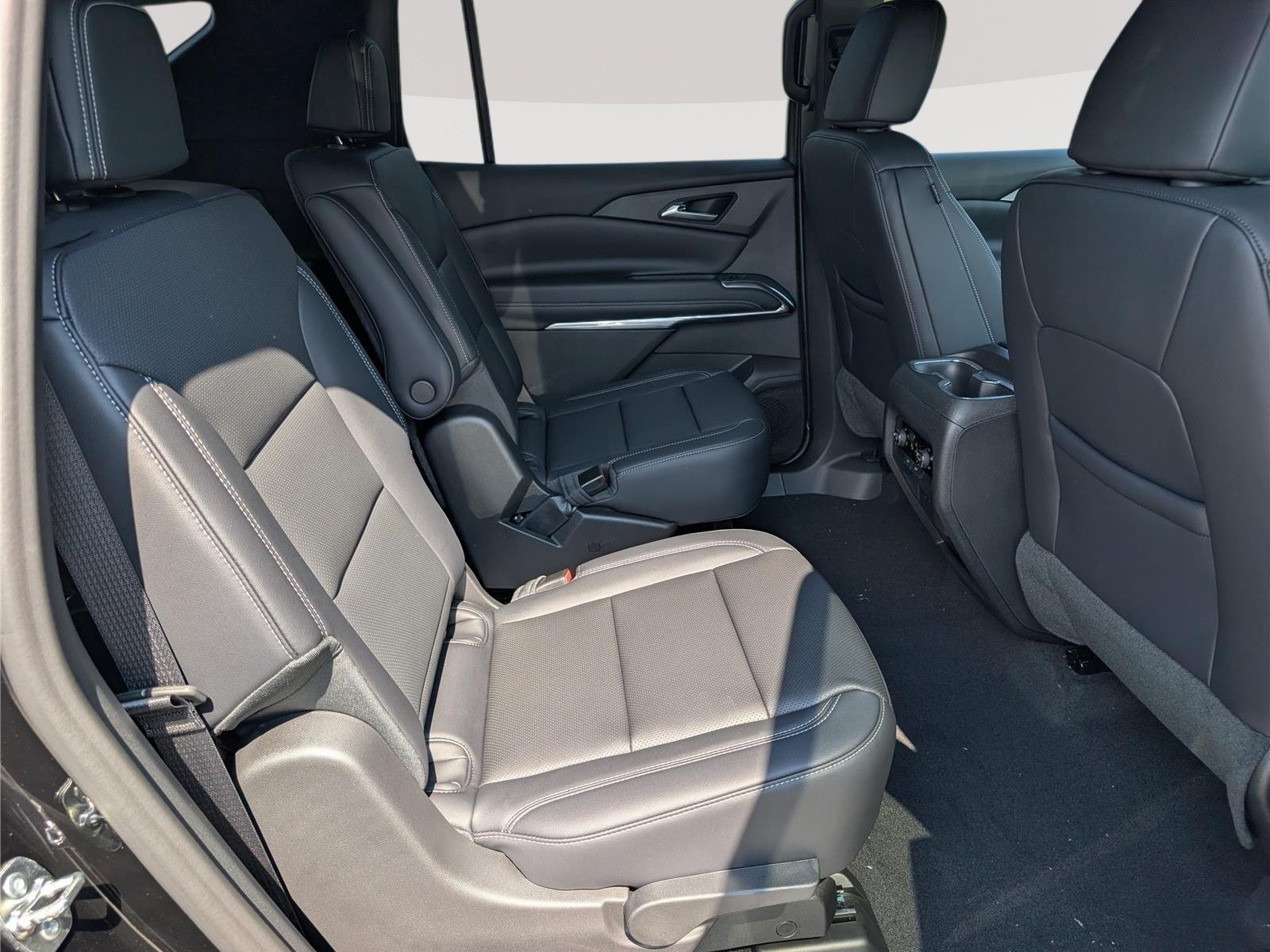 New 2027 Chevrolet Traverse LT w/ Driver Confidence Package FWD image 8