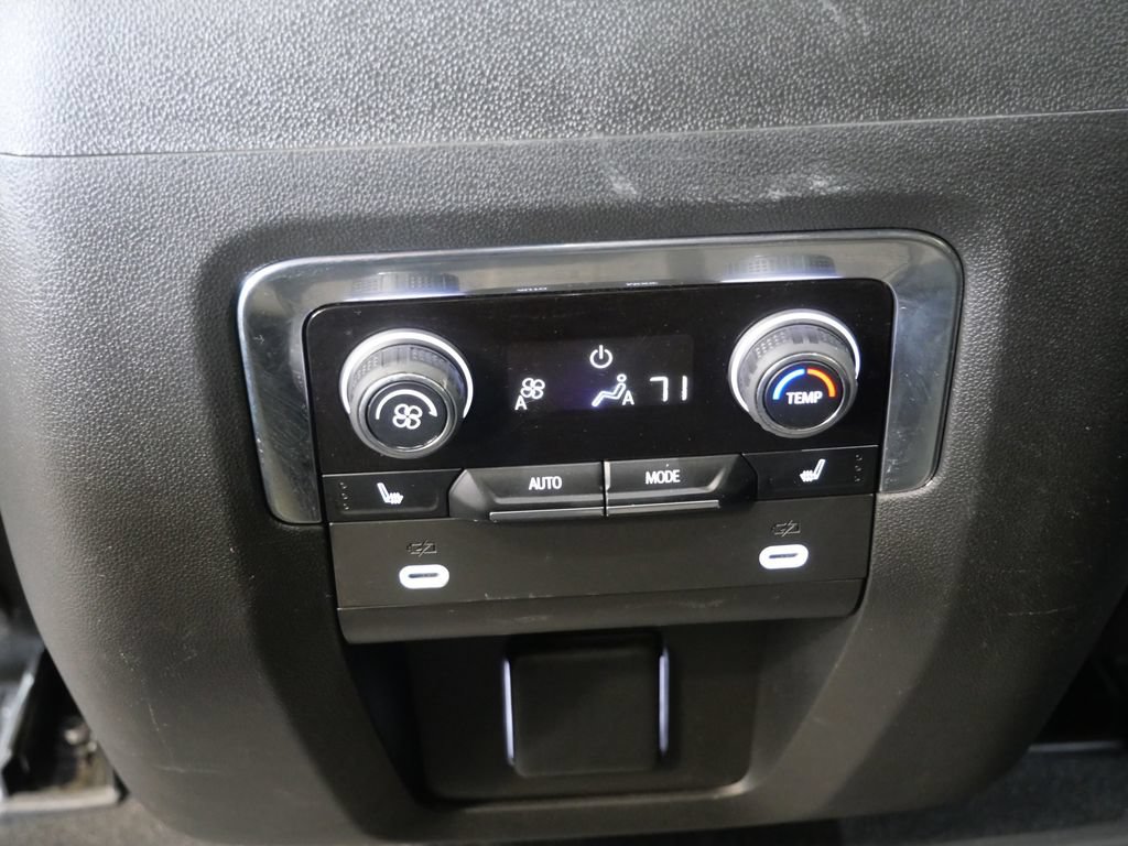 Used 2023 Chevrolet Tahoe High Country AWD/4WD image 36