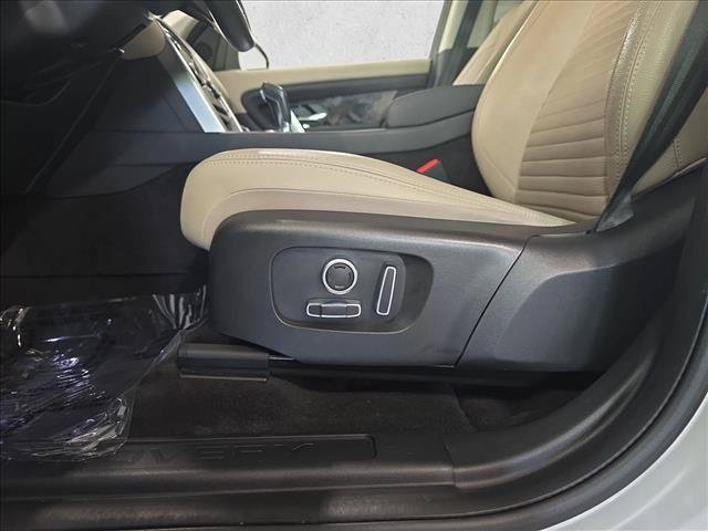 Used 2021 Land Rover Discovery Sport SE AWD/4WD image 29