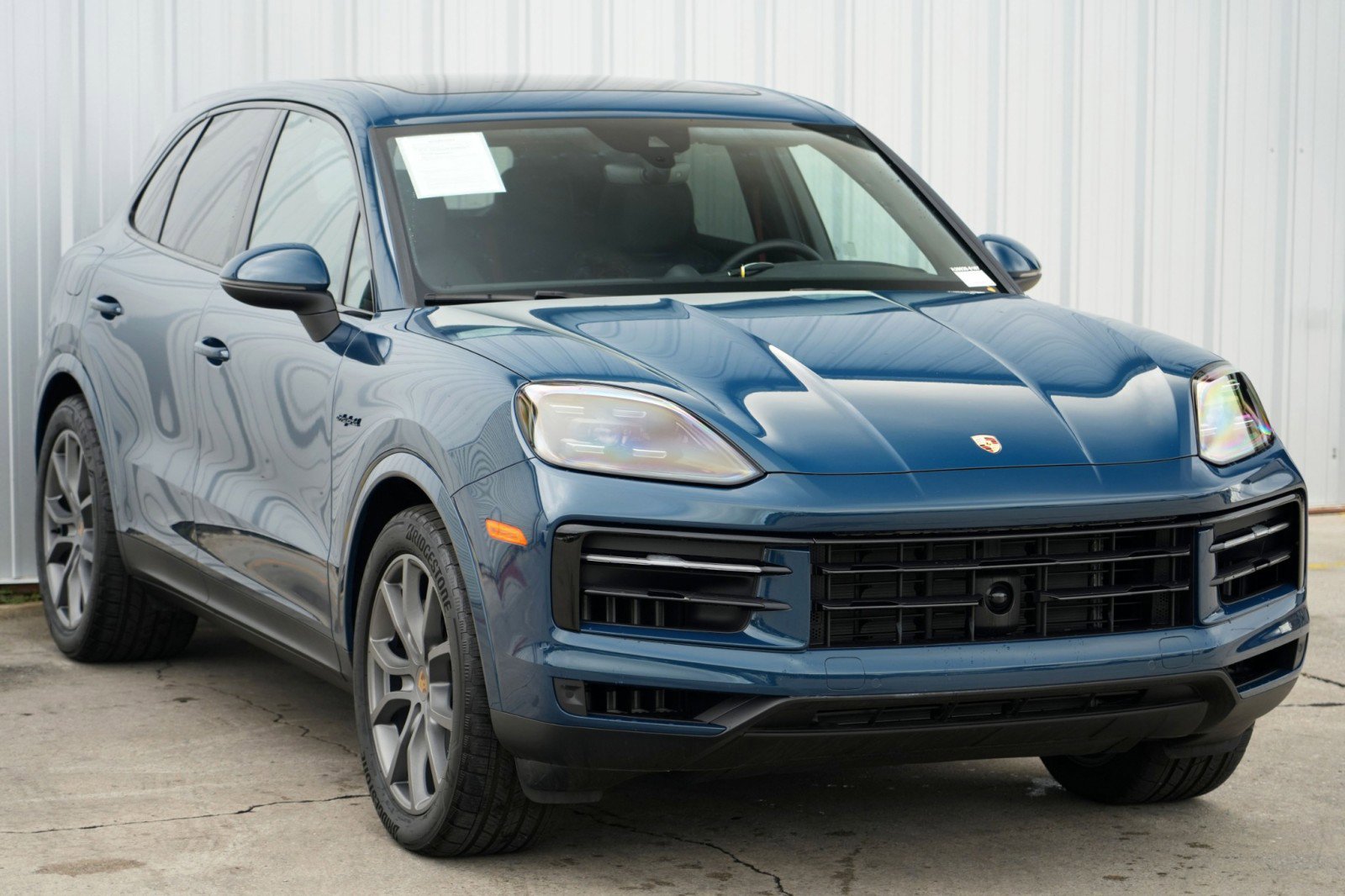 Used 2024 Porsche Cayenne w/ Premium Package image 60