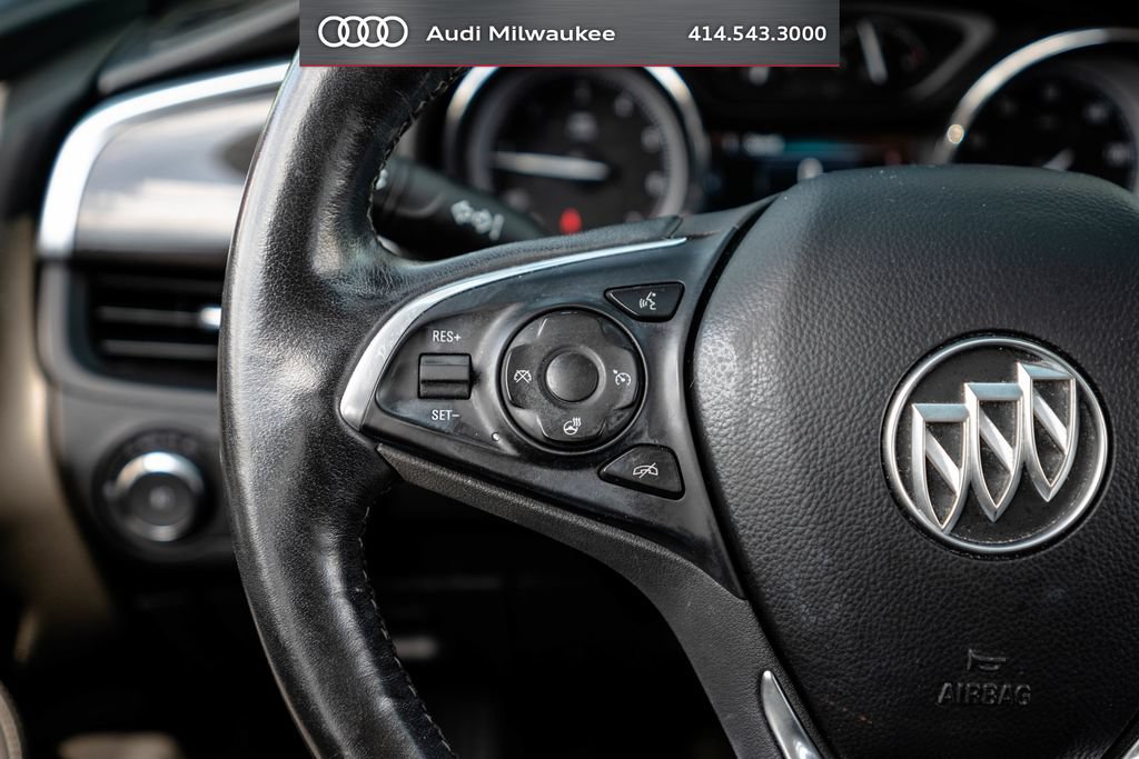 Used 2020 Buick Envision Essence FWD image 17