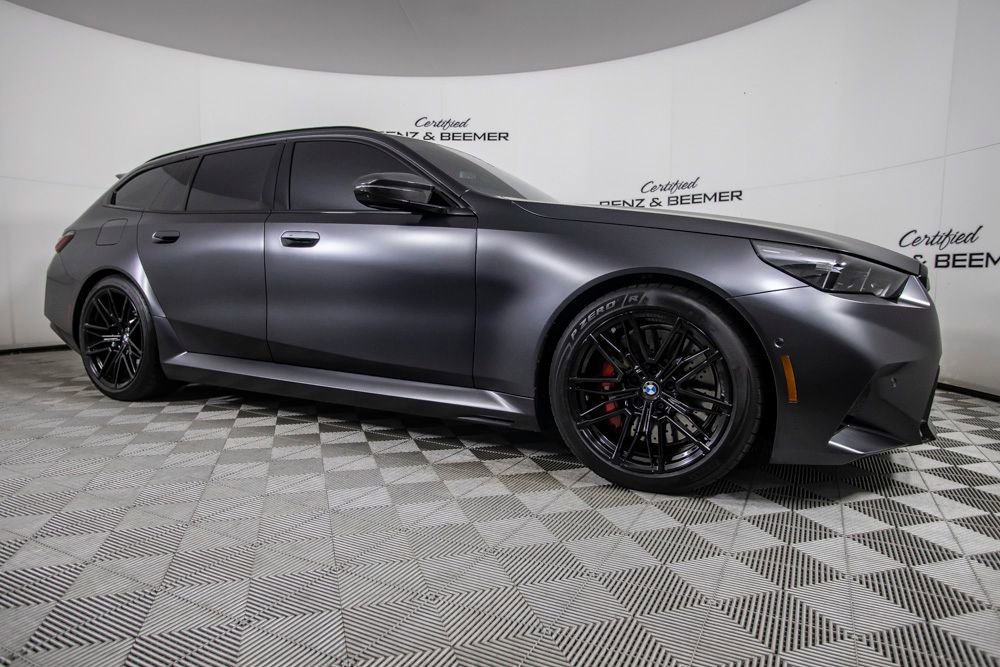Used 2025 BMW M5 Touring AWD/4WD image 3