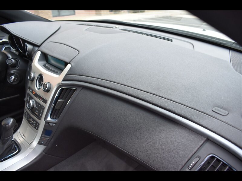 Used 2013 Cadillac CTS Coupe RWD image 32