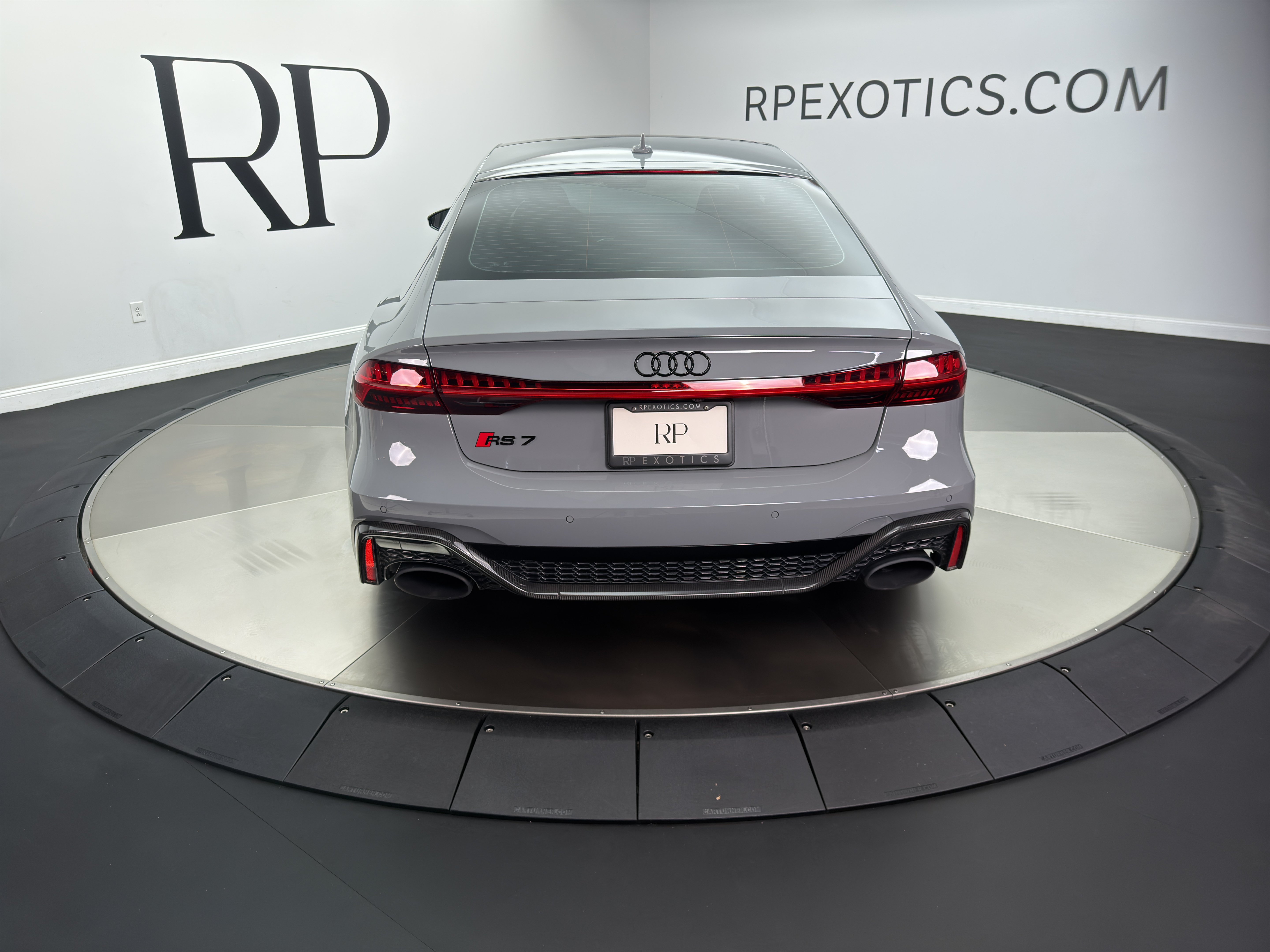 Used 2023 Audi RS 7 Sportback w/ Carbon Optic Package AWD/4WD image 5
