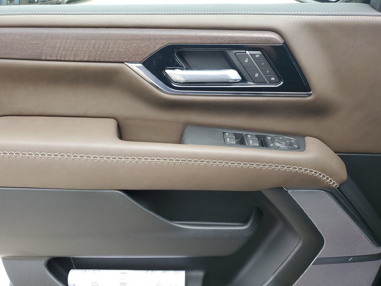 New 2026 GMC Yukon XL Denali Ultimate AWD/4WD image 17
