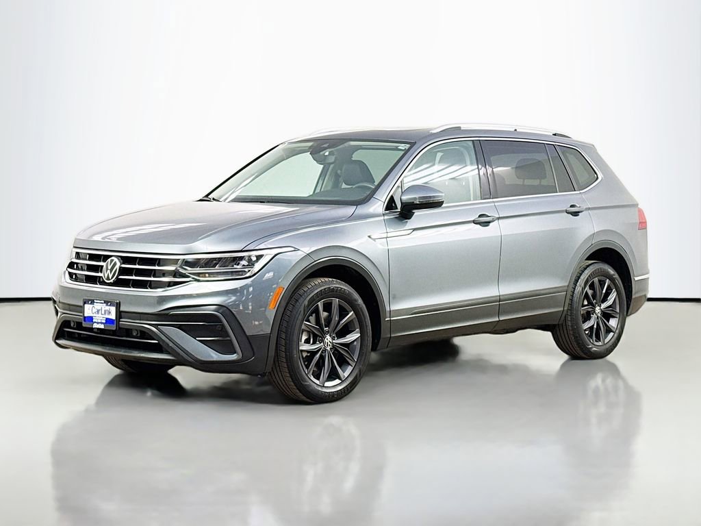Used 2022 Volkswagen Tiguan SE w/ Panoramic Sunroof Package AWD/4WD image 3