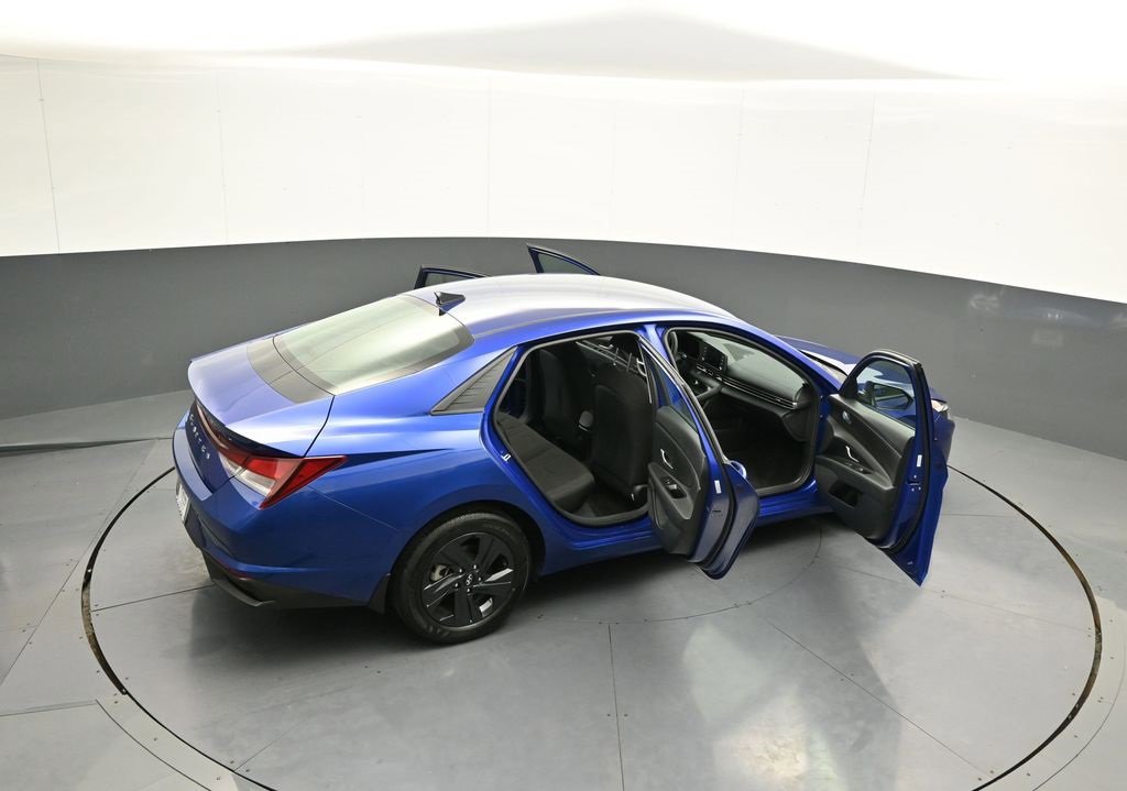 Certified 2023 Hyundai Elantra SEL image 44