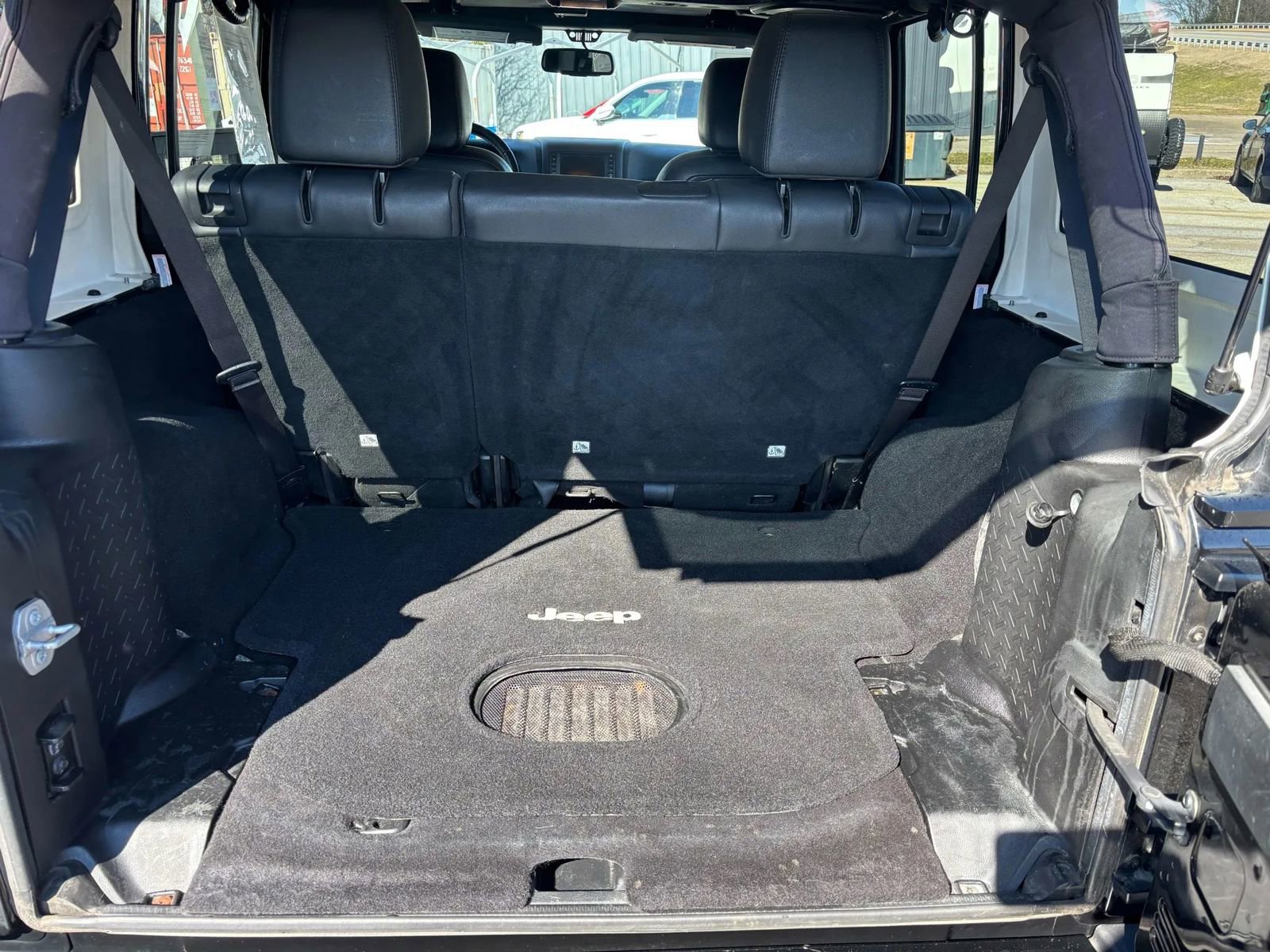 Used 2015 Jeep Wrangler Unlimited Sahara image 12