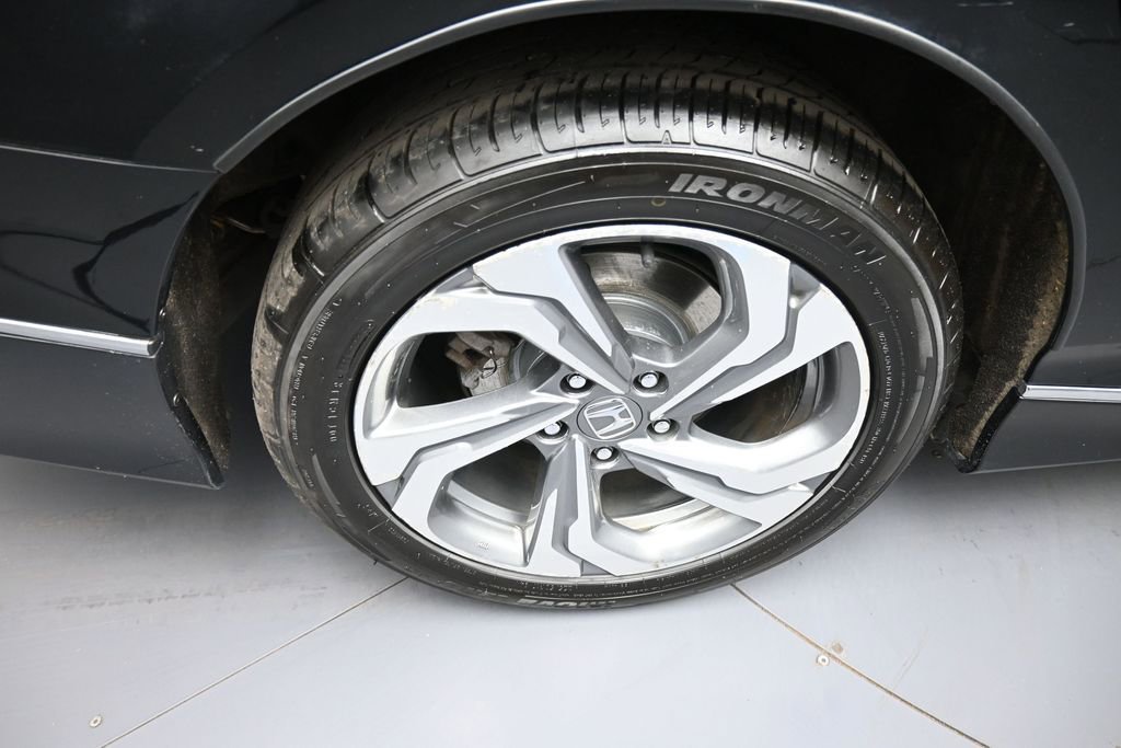 Used 2018 Honda Accord EX image 13