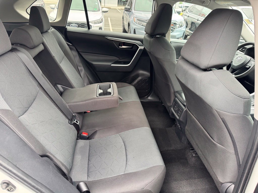 Used 2025 Toyota RAV4 XLE FWD image 26