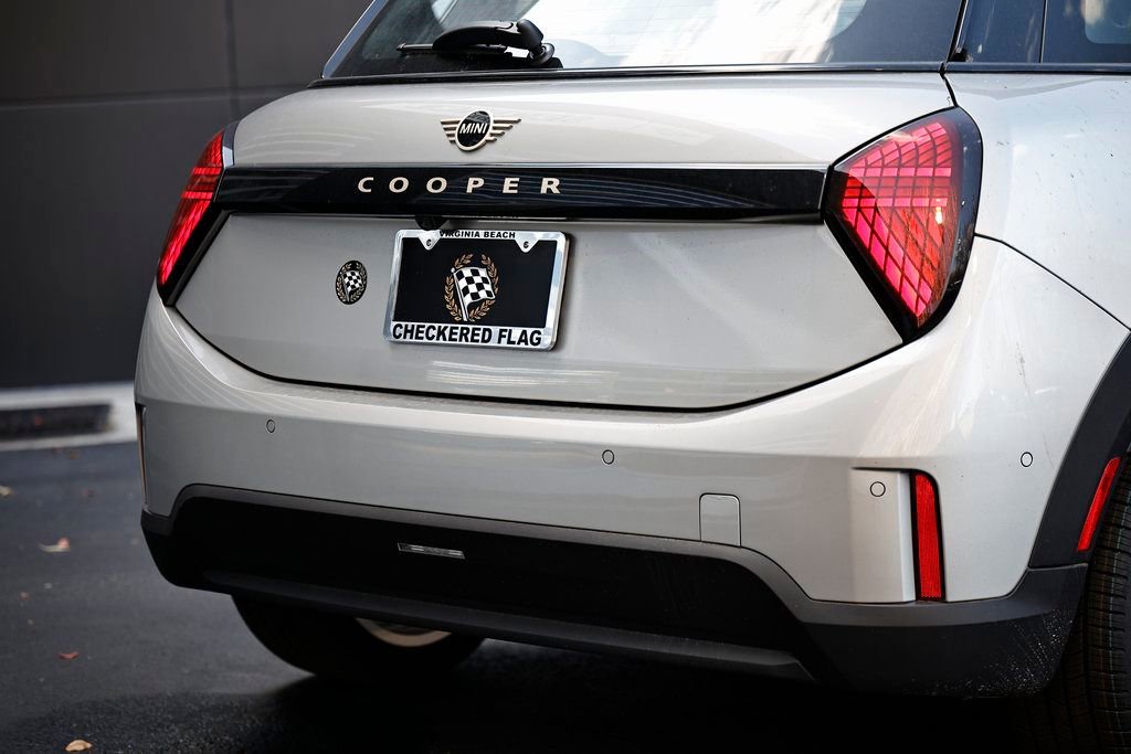 New 2026 MINI Cooper 4-Door Hardtop FWD image 9