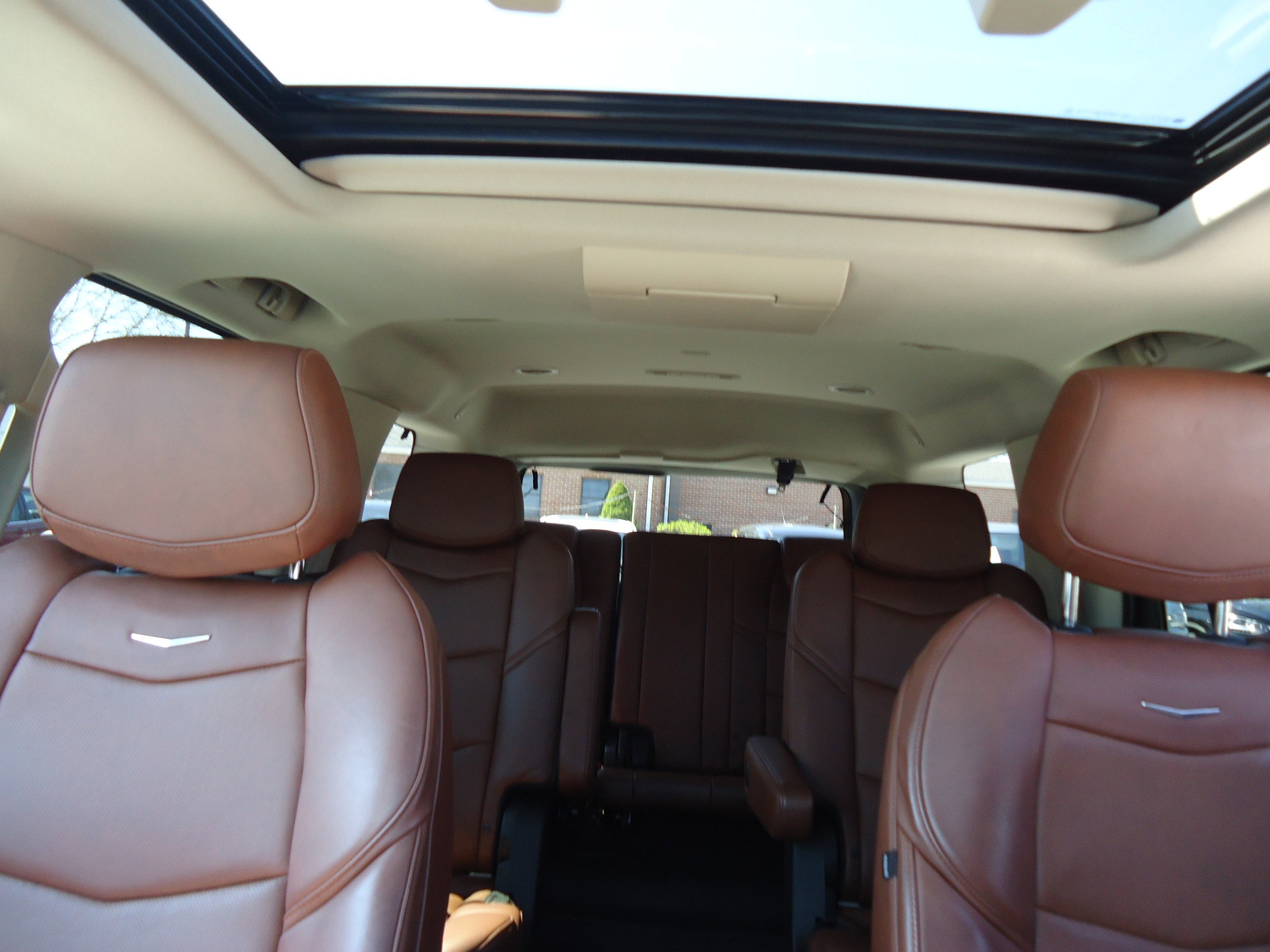 Used 2019 Cadillac Escalade Premium Luxury image 34