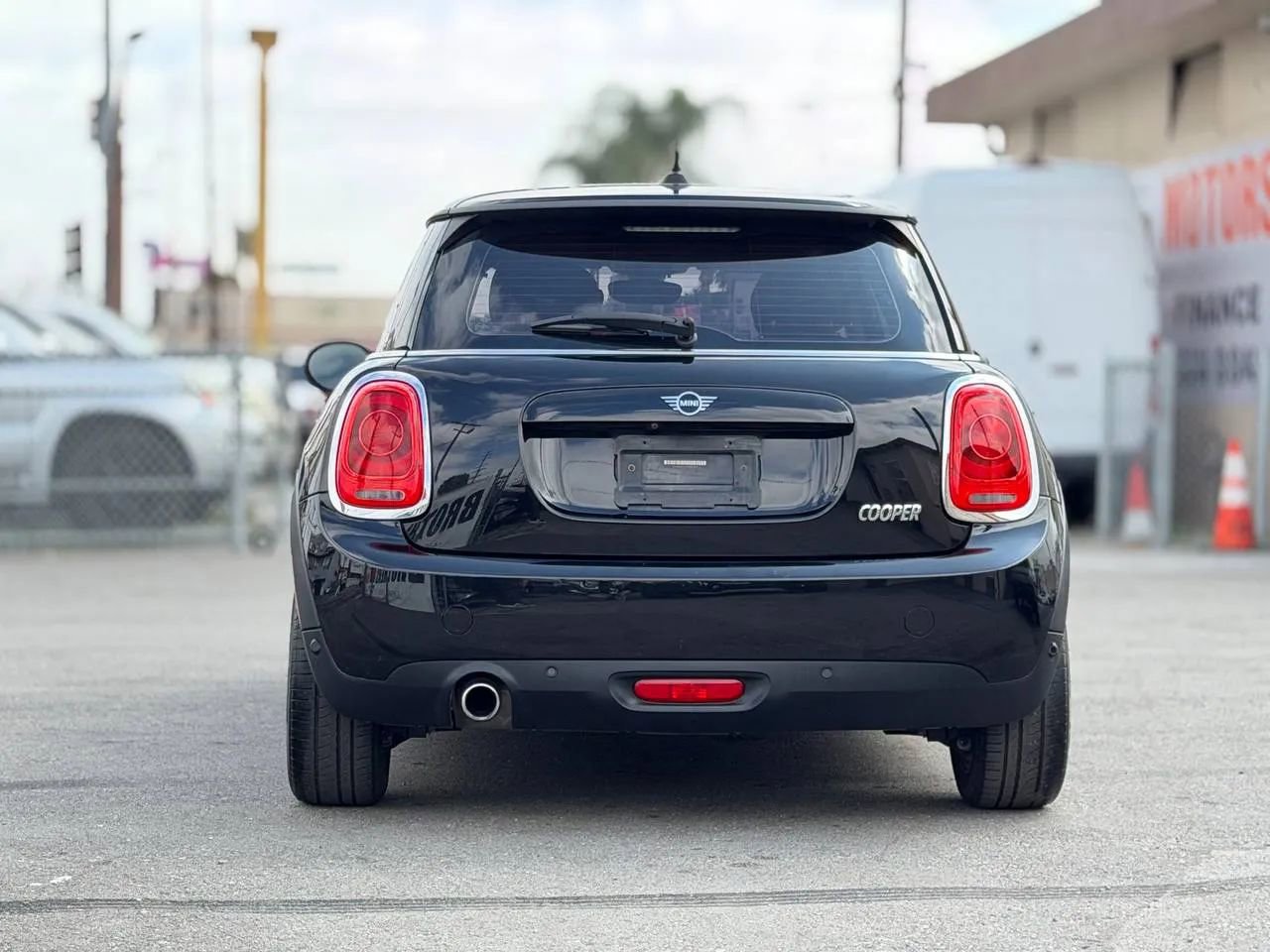 Used 2019 MINI Cooper 2-Door Hardtop image 12
