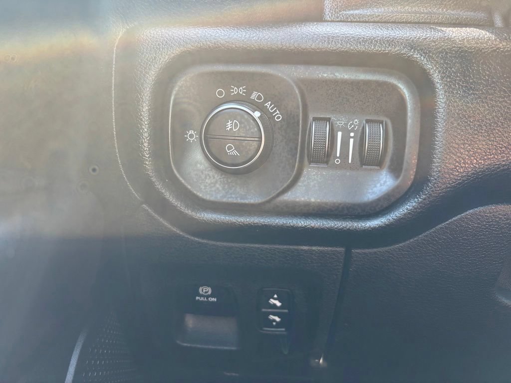 Used 2019 RAM 1500 Big Horn AWD/4WD image 32
