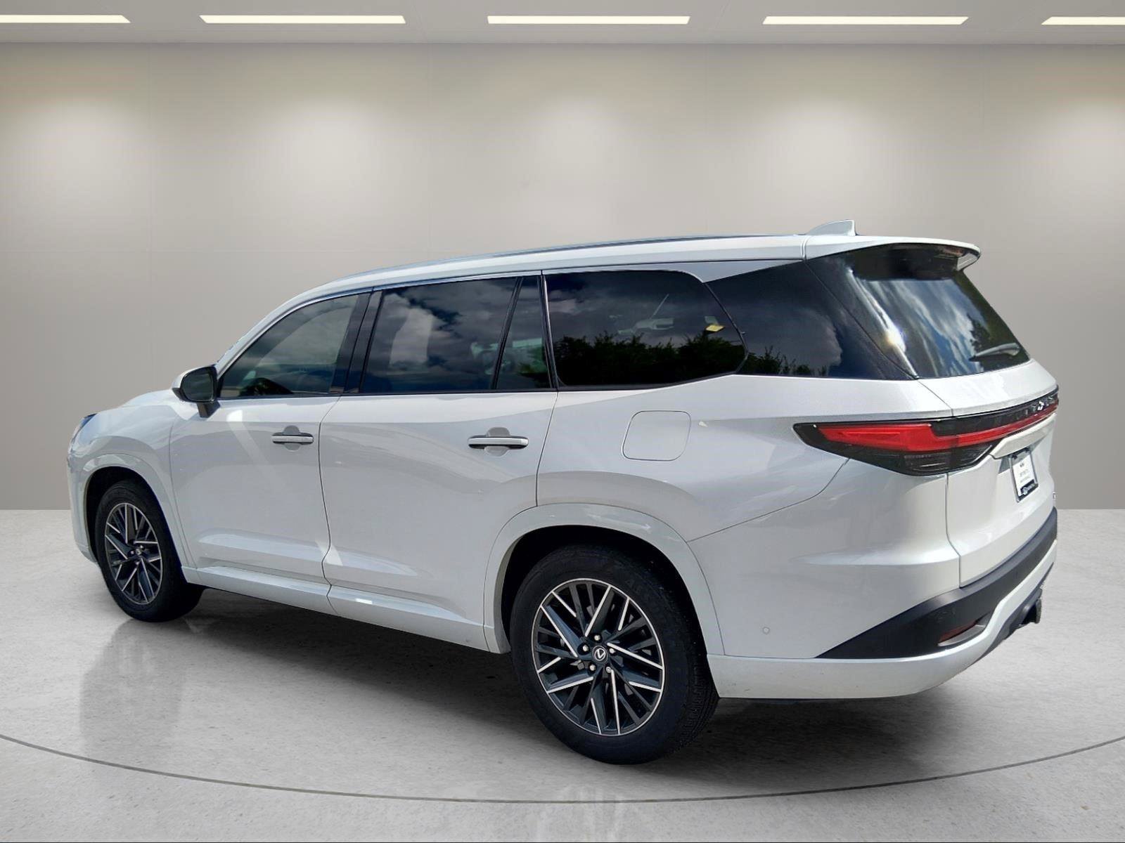 Used 2025 Lexus TX 350 AWD w/ Technology Package image 3