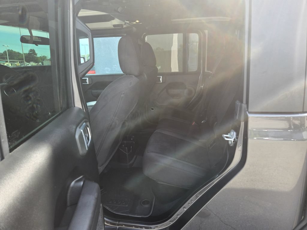 Used 2023 Jeep Gladiator Sport AWD/4WD image 8