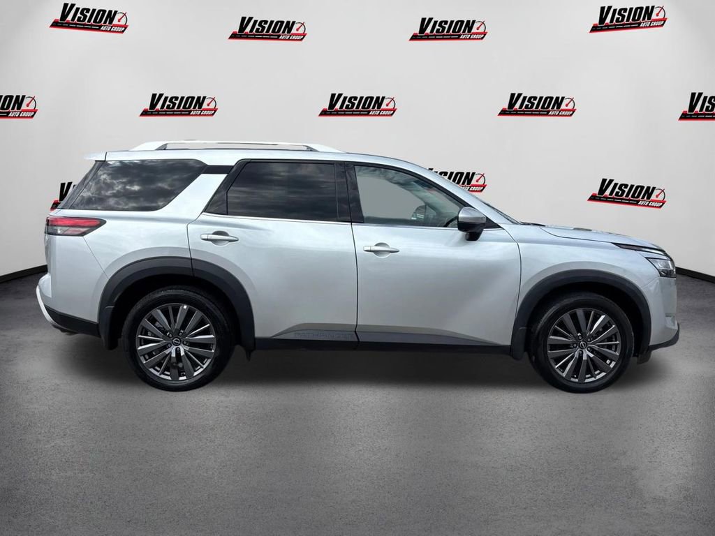 Used 2023 Nissan Pathfinder SL w/ SL Premium Package image 4