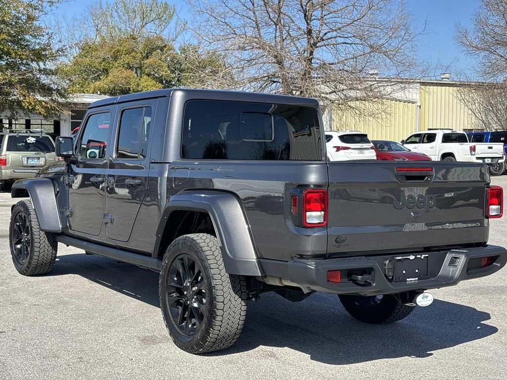 Used 2024 Jeep Gladiator Sport image 3