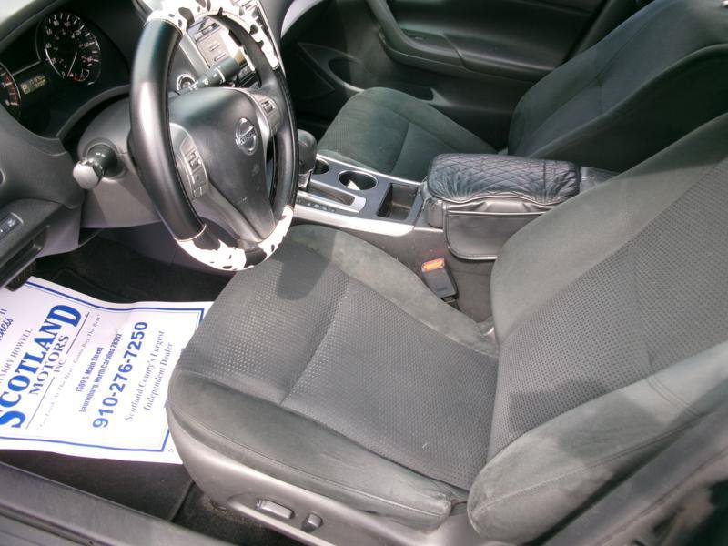 Used 2015 Nissan Altima 2.5 S w/ Sport Value Package FWD image 13