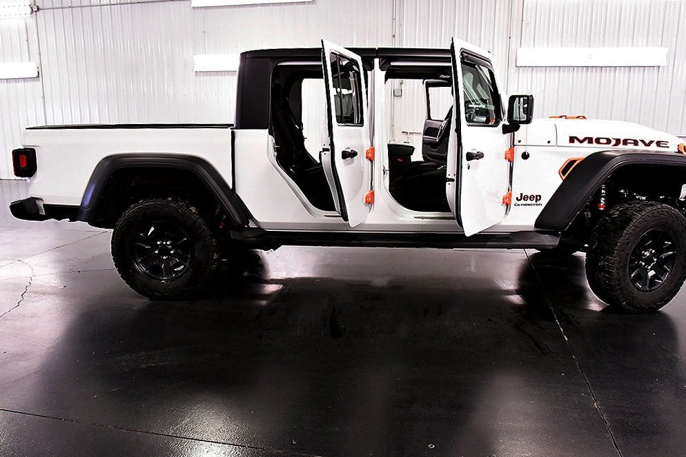 Used 2021 Jeep Gladiator Mojave AWD/4WD image 29