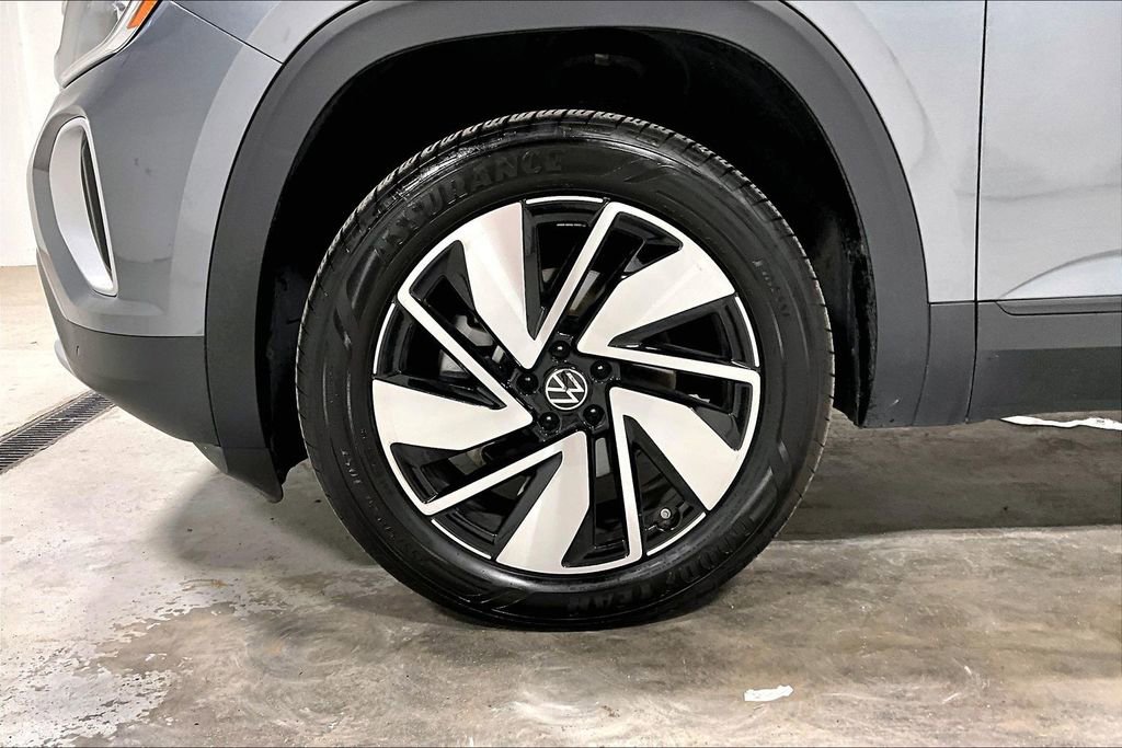 Used 2025 Volkswagen Atlas SE image 11