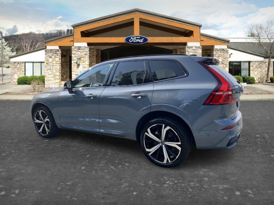 Used 2024 Volvo XC60 B5 Ultimate w/ Protection Package Premier AWD/4WD image 6