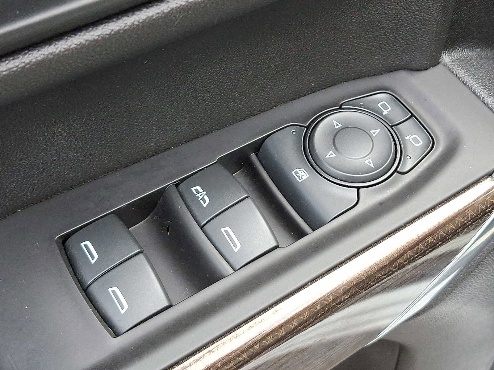 Used 2021 Chevrolet Silverado 1500 LT image 14