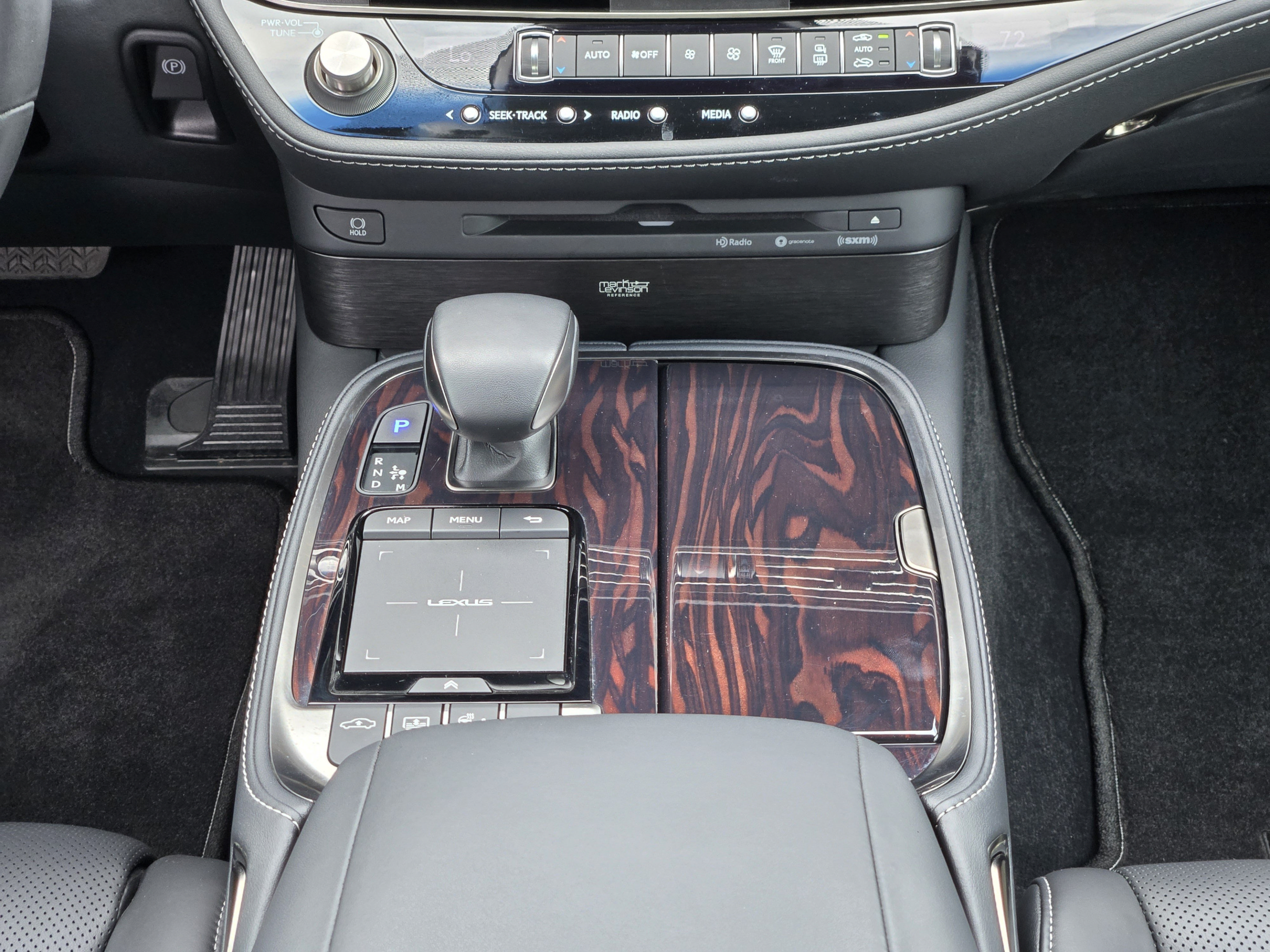 Used 2022 Lexus LS 500 w/ Interior Upgrade Package RWD image 15