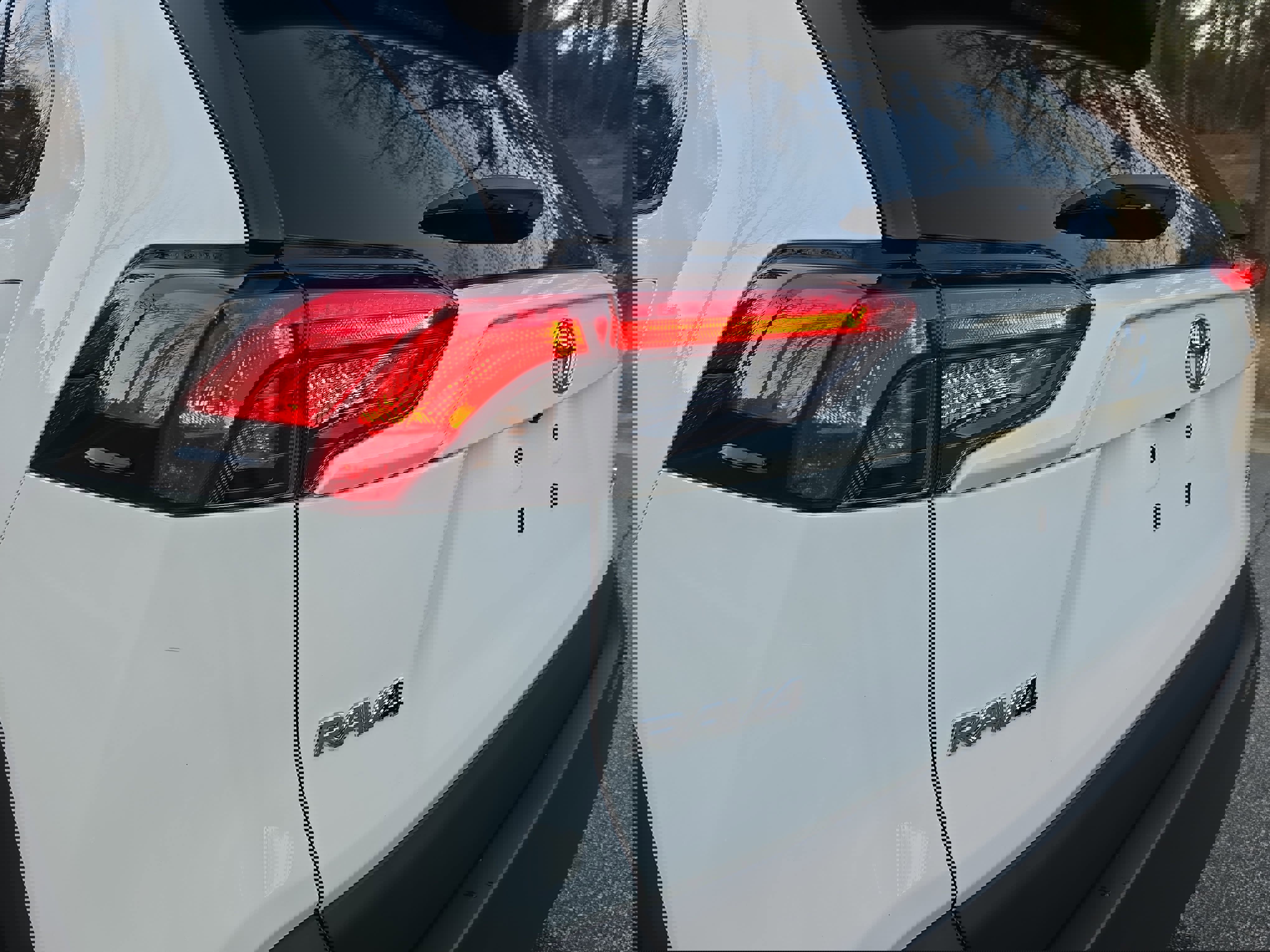 Used 2023 Toyota RAV4 XLE w/ Convenience Package image 32