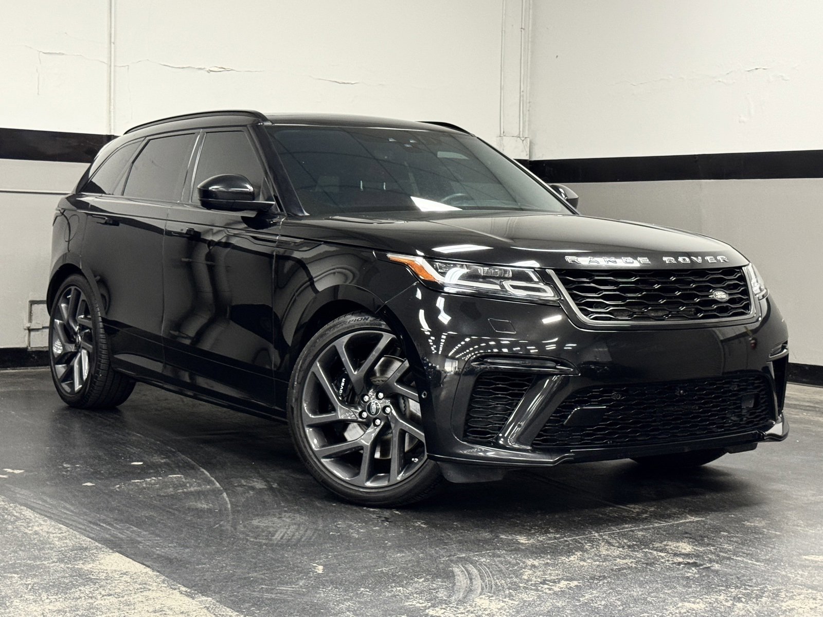 Used 2020 Land Rover Range Rover Velar SV Autobiography Dynamic image 2