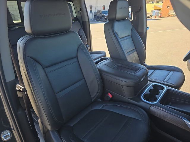 Used 2020 GMC Sierra 3500 Denali w/ Denali Ultimate Package image 10
