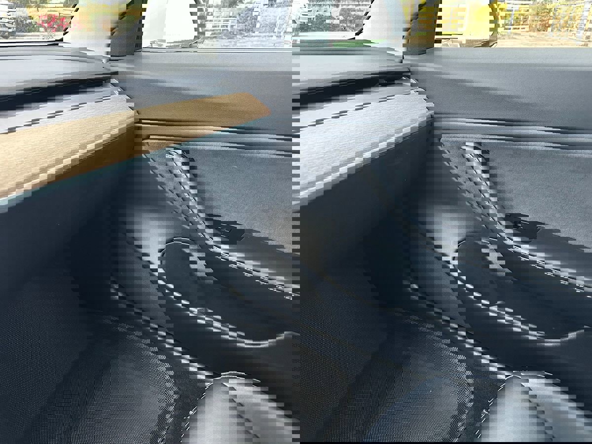 Used 2018 Tesla Model 3 Long Range image 41