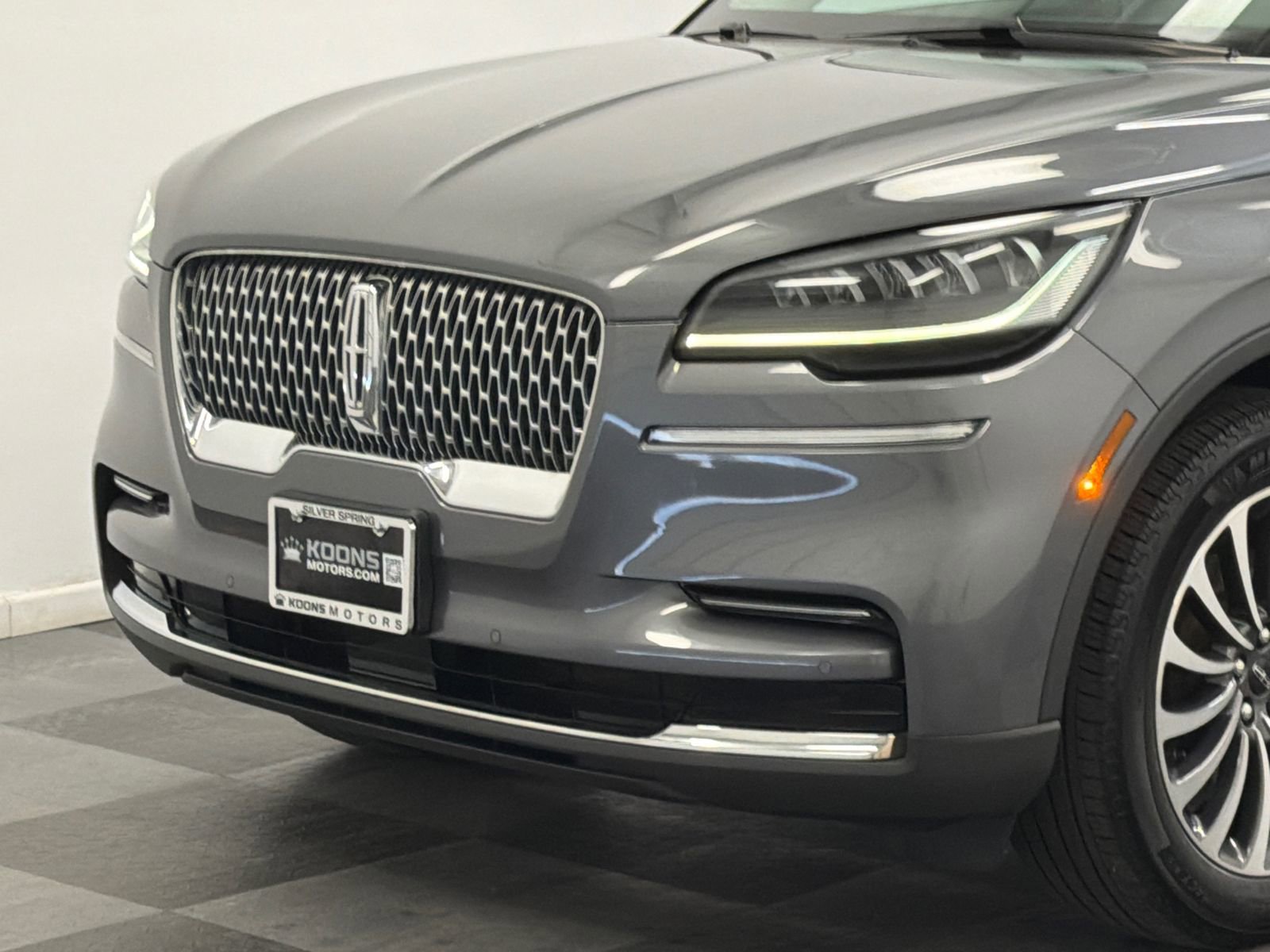 Certified 2022 Lincoln Aviator AWD w/ Premium Package image 2