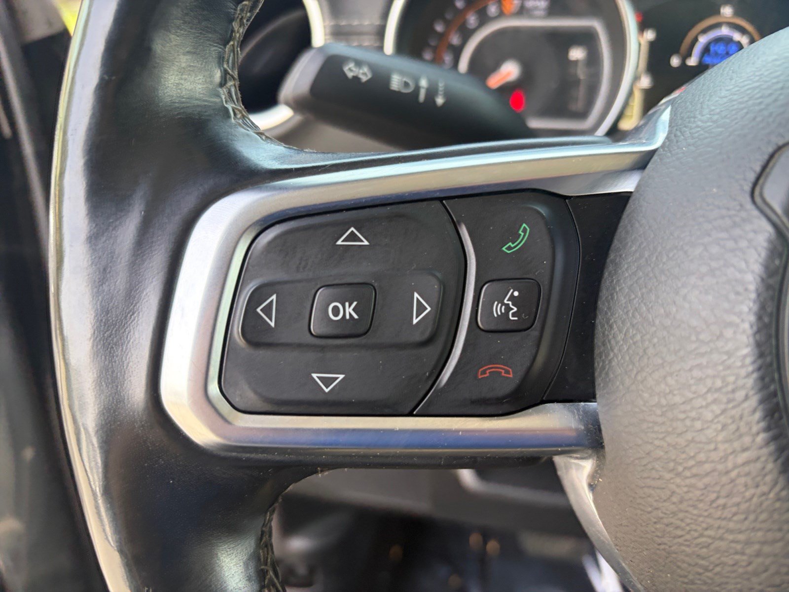 Used 2018 Jeep Wrangler Unlimited Sahara w/ Uconnect 4C Nav & Sound Group AWD/4WD image 14