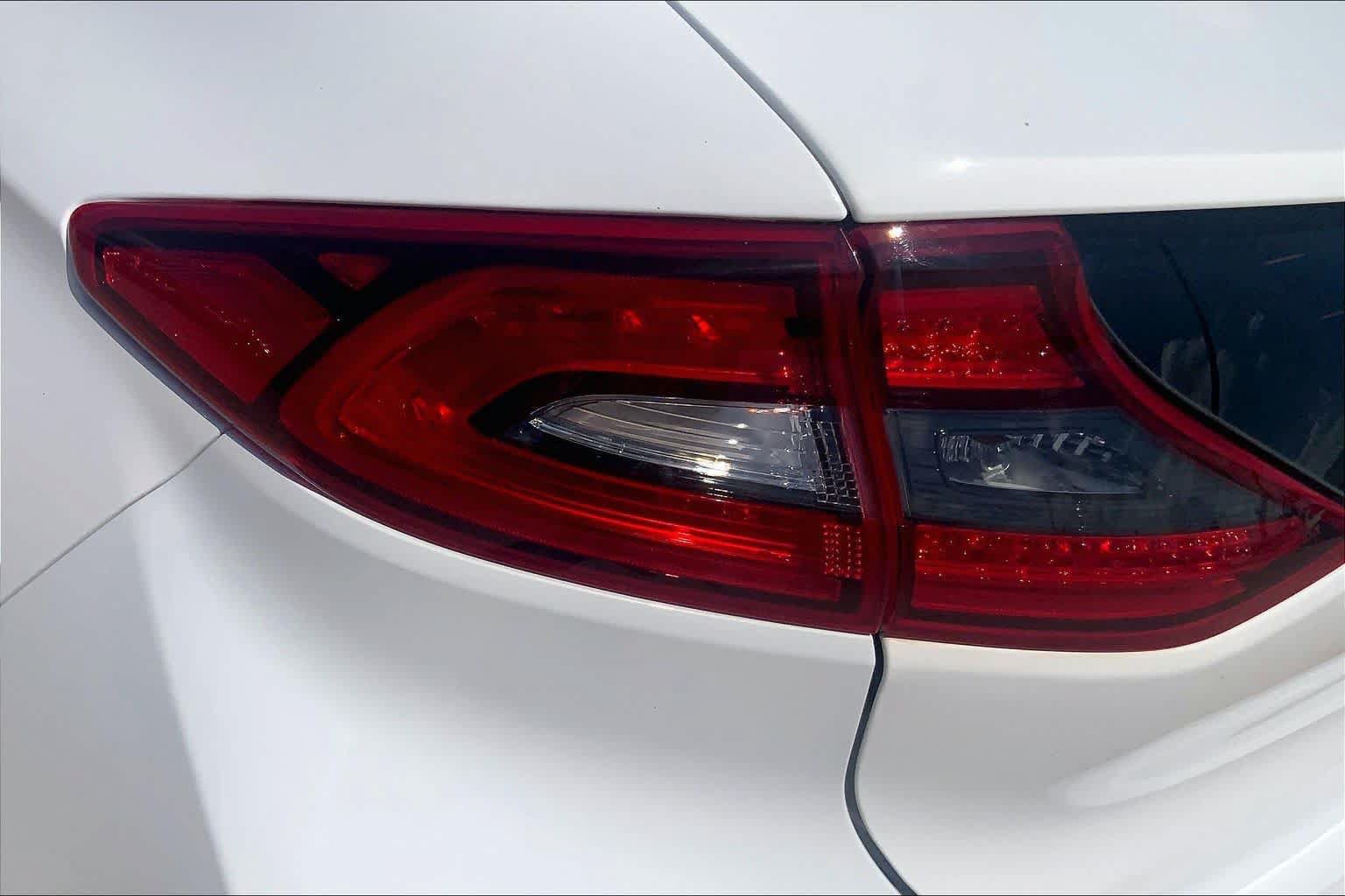 Used 2017 Hyundai Ioniq SEL FWD image 28