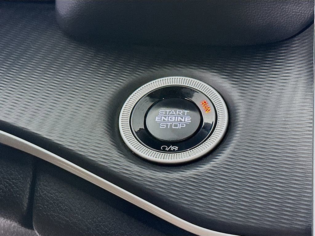 Certified 2024 Jeep Grand Cherokee L Altitude image 23