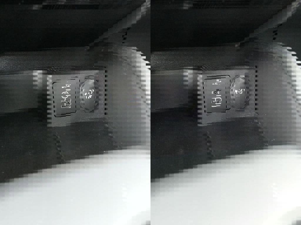 Used 2025 Ford Escape ST-Line w/ Equipment Group 301A image 22