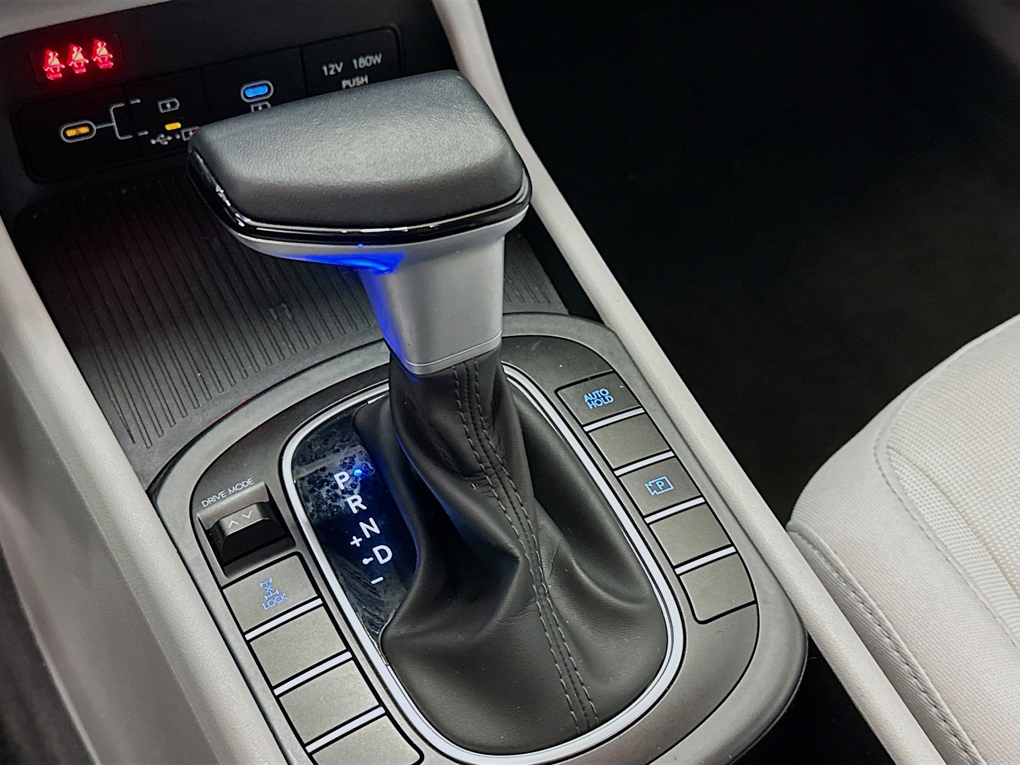 Used 2025 Hyundai Kona SEL image 24