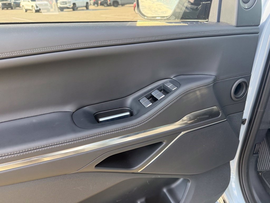 Used 2026 Lincoln Navigator Premiere AWD/4WD image 23