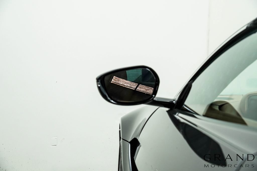 Used 2021 Aston Martin V8 Vantage Roadster RWD image 15