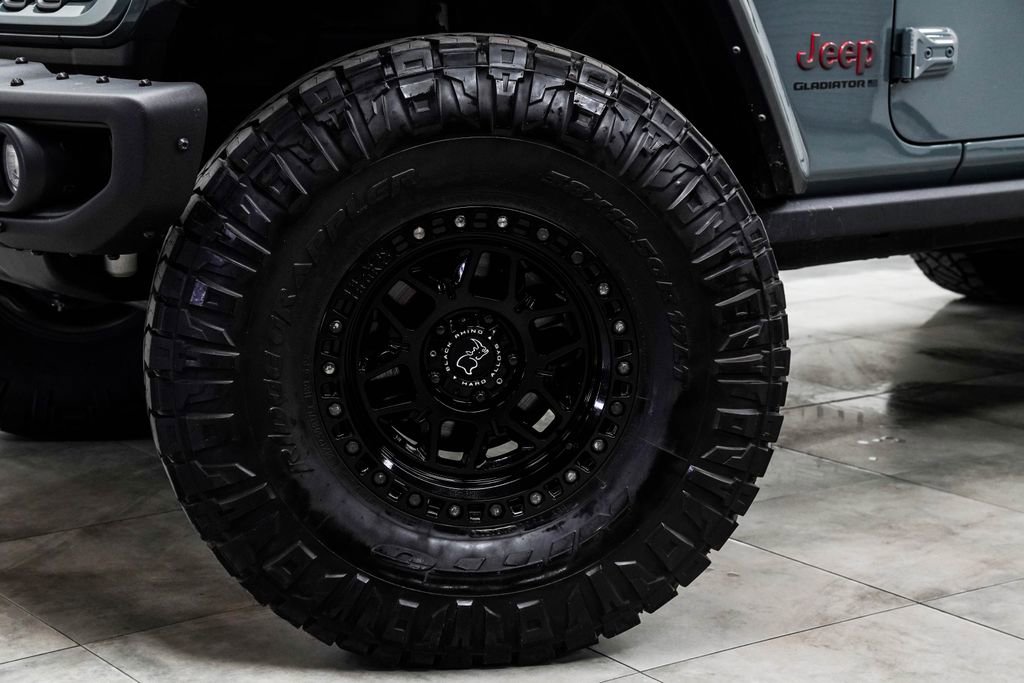 Used 2024 Jeep Gladiator Mojave AWD/4WD image 3