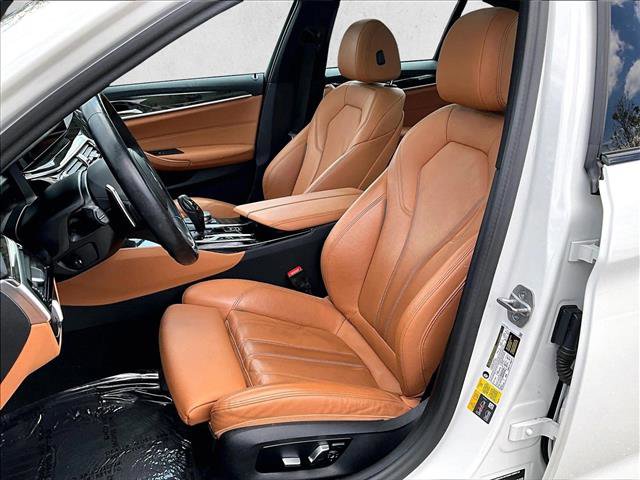 Used 2023 BMW 530e w/ M Sport Package image 24