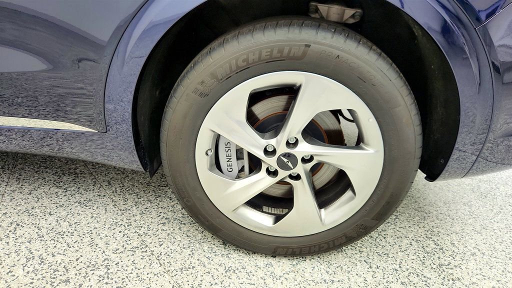 Used 2026 Genesis GV70 2.5T Select image 9